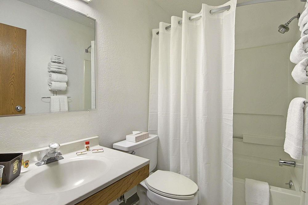 Comfort Inn Detroit - Troy Clawson Exterior foto
