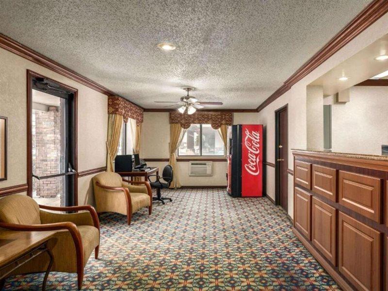 Comfort Inn Detroit - Troy Clawson Exterior foto